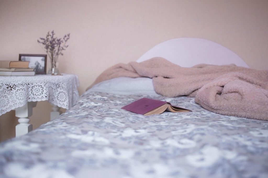 bed, bedroom, blanket, books, cover, cozy, cushion, furniture, indoors, interior design, room, bedroom furniture, beddings, bed sheet, linen, bed, bed, bed, bed, bed, bedroom, bedroom, bedroom, room
