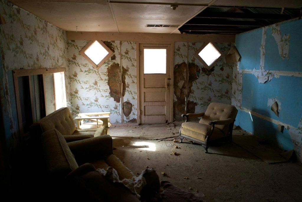 A living room with a lot of furniture in it